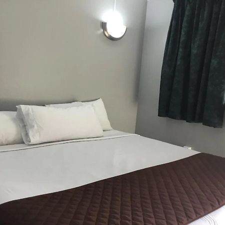 Americas Best Value Inn Avenel Woodbridge Bagian luar foto