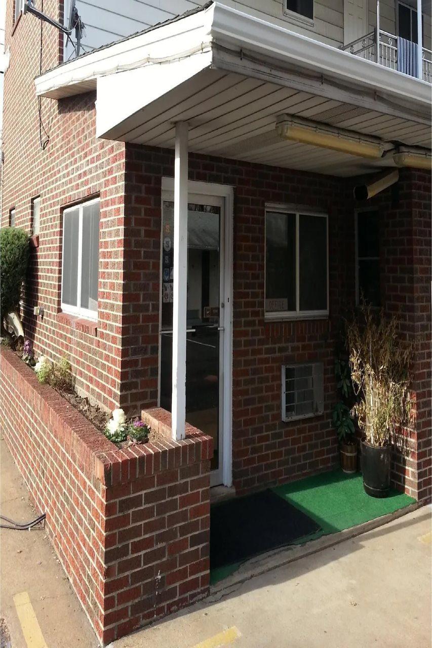 Americas Best Value Inn Avenel Woodbridge Bagian luar foto